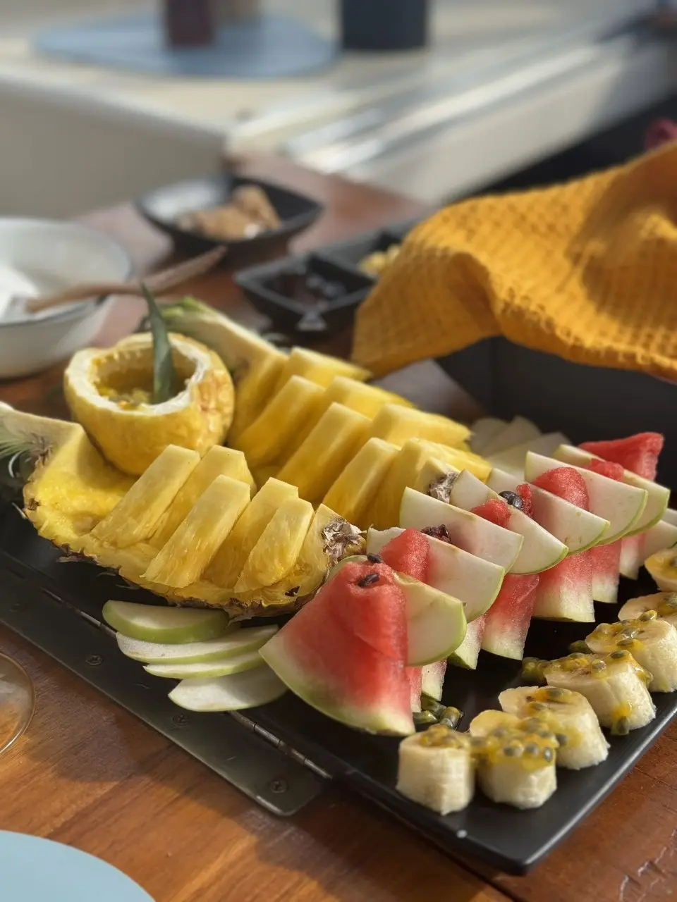 sailboat-sanblas-inner-yatch-dinner-room