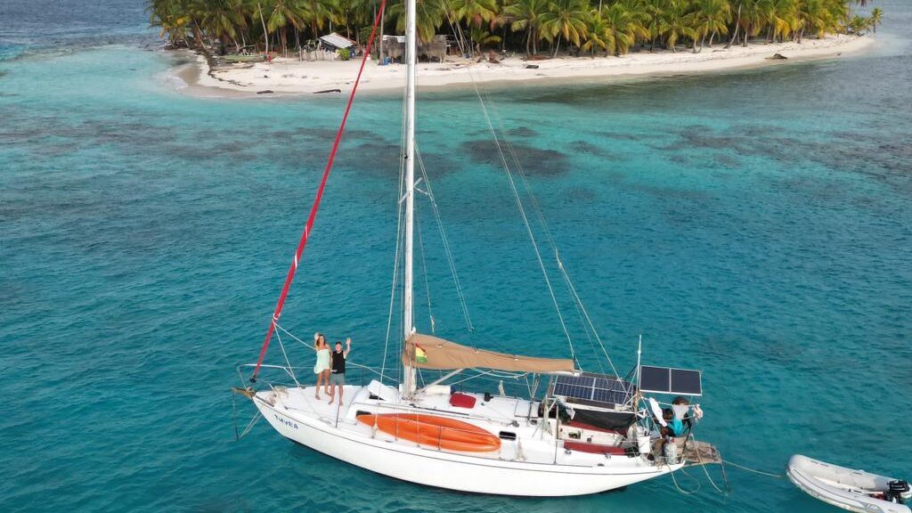 Sailboat sailing through San Blas archipelago